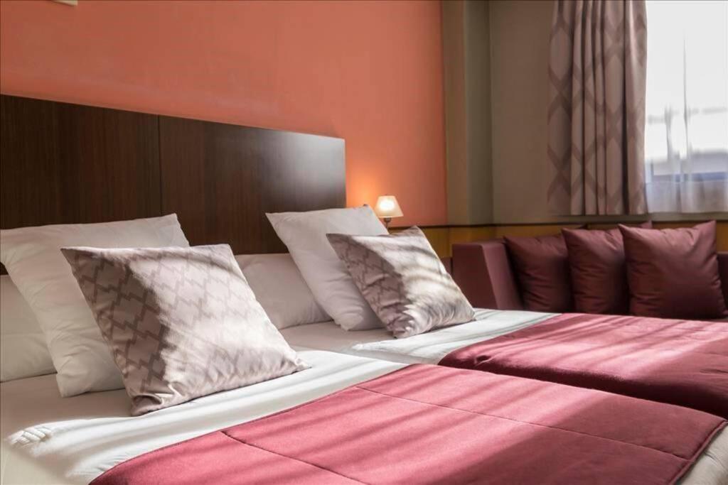 Habitacion Con Dos Camas En Hotel Ronda Lesseps