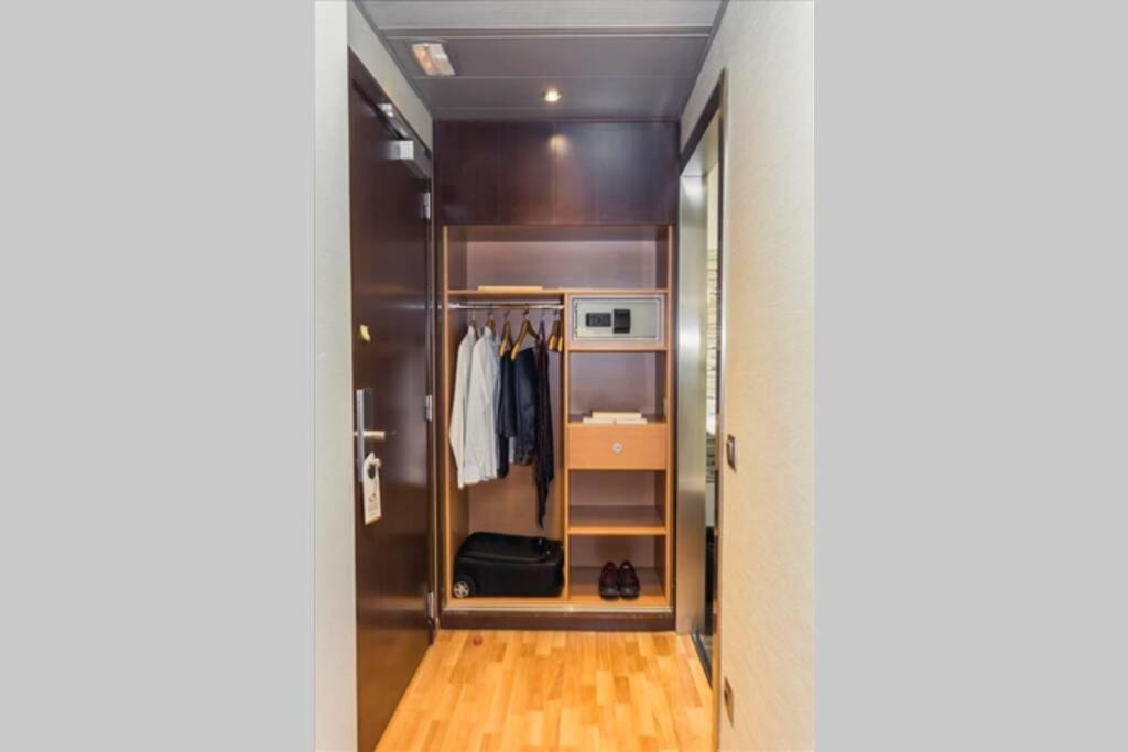 Ferienhaus Habitacion Con Dos Camas En Hotel Ronda Lesseps Barcelona