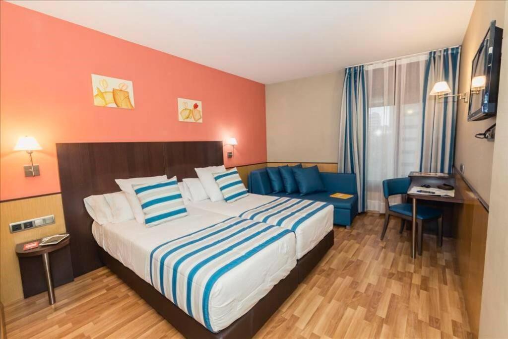 Habitacion Con Dos Camas En Hotel Ronda Lesseps Ferienhaus